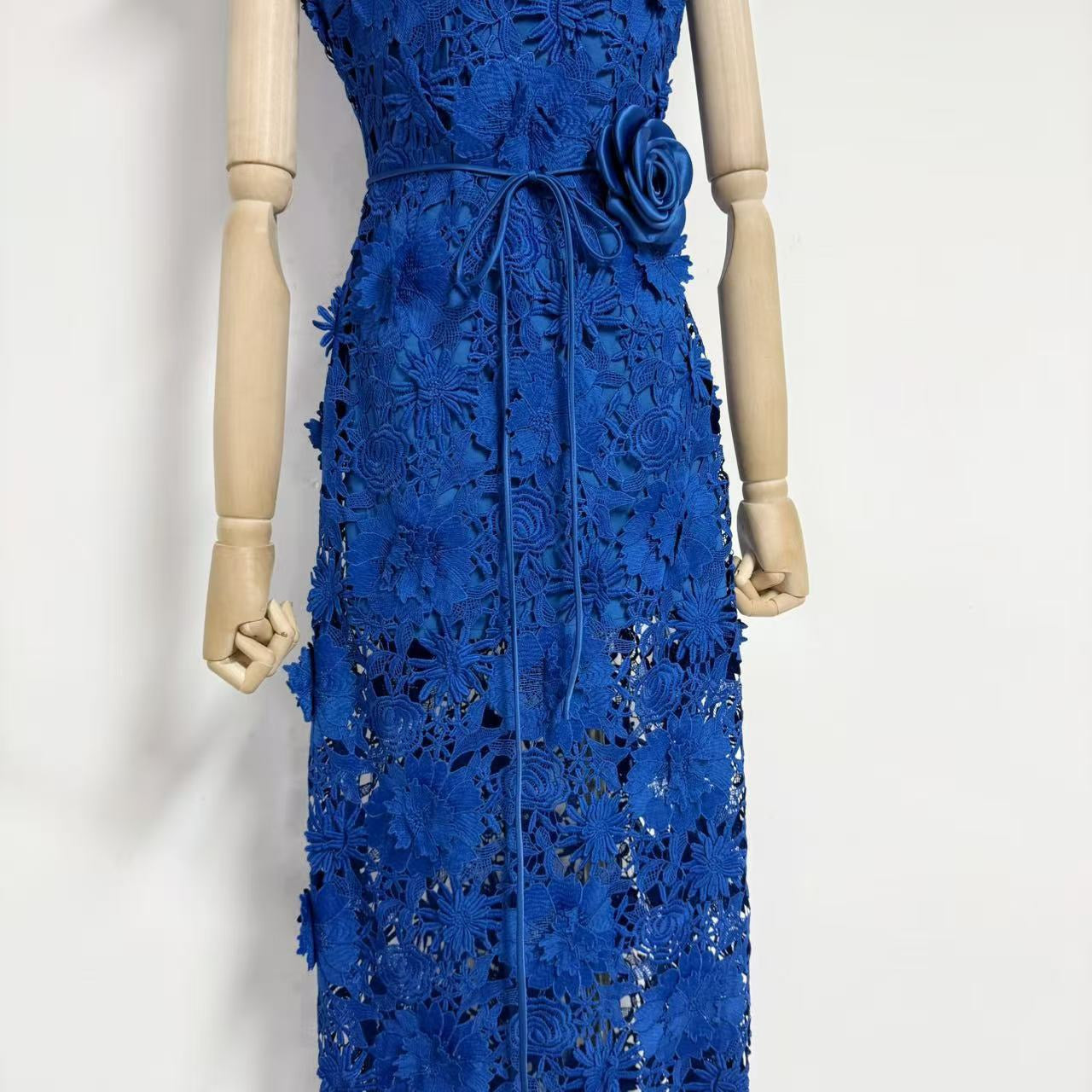 Floral Lace Tie-Waist Maxi Dress