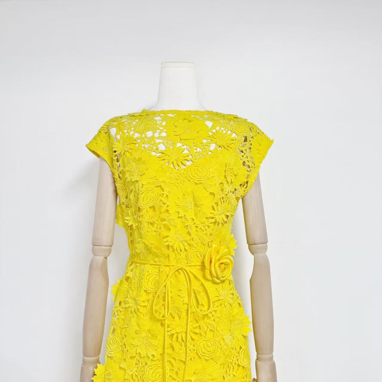 Floral Lace Tie-Waist Maxi Dress
